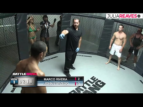 ❤️ Ultimate Fighter-ek zenbakizko neska bat izorratzen du ringean borroka baten ondoren Super pornoa gugan ❌️
