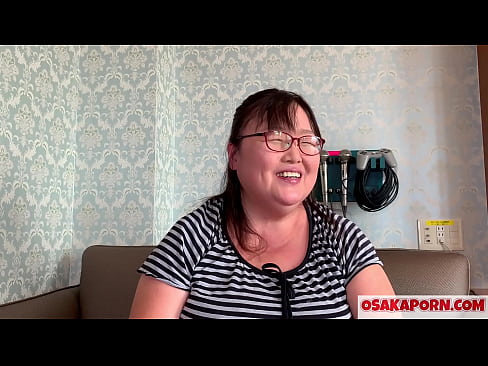 ❤️ Ama japoniar lodiak bere titi erraldoiak erakusten ditu eta sexu jostailu batekin gozatzen du. 51 urteko ama asiar batek bere sexu-esperientziaz hitz egiten du. Yukiko 1 OSAKAPORN milf gantz Super pornoa gugan ❌️